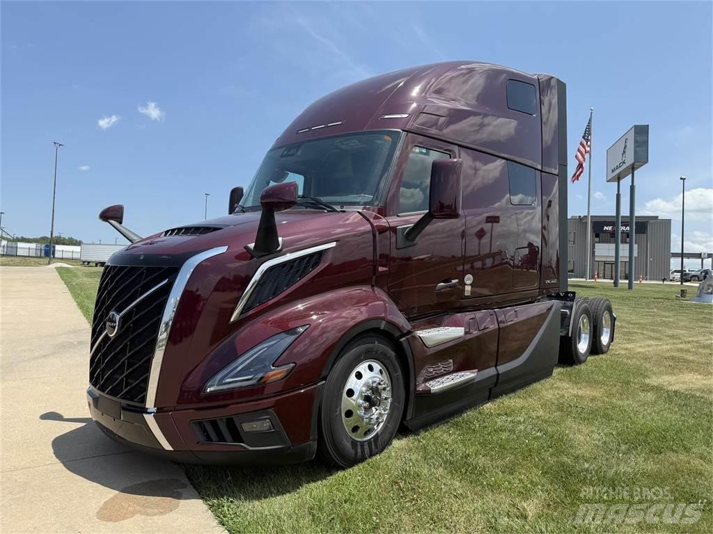 Volvo NEW VNL860 Autotractoare