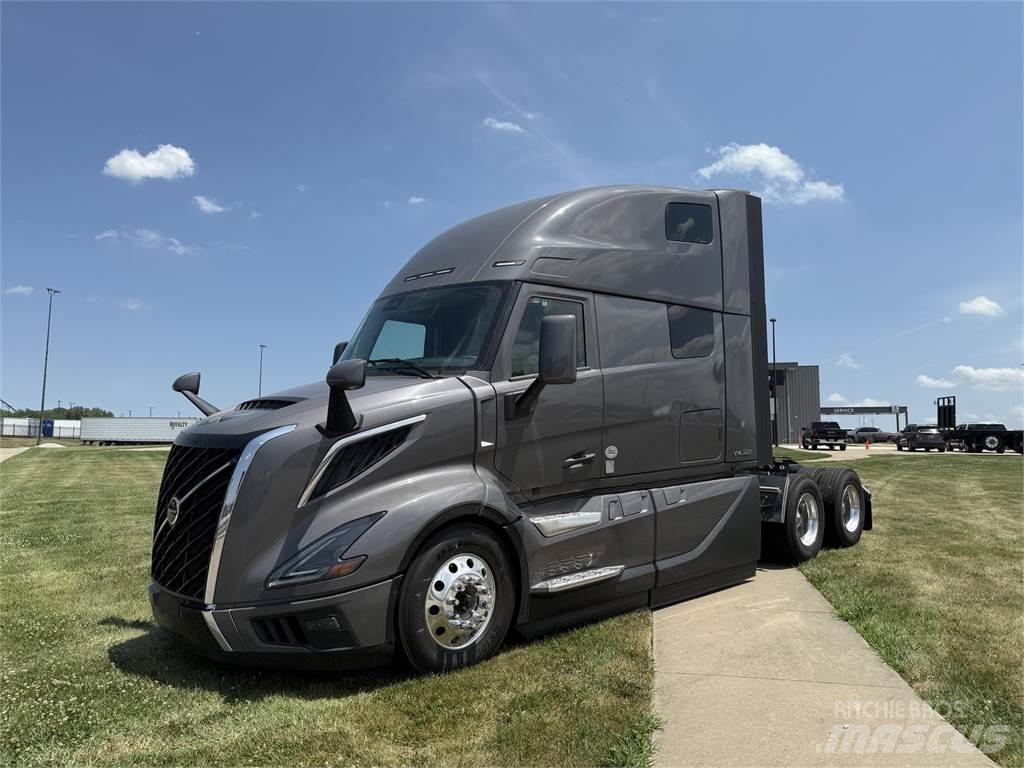 Volvo NEW VNL860 Autotractoare