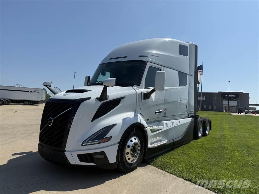 Volvo NEW VNL860 Autotractoare