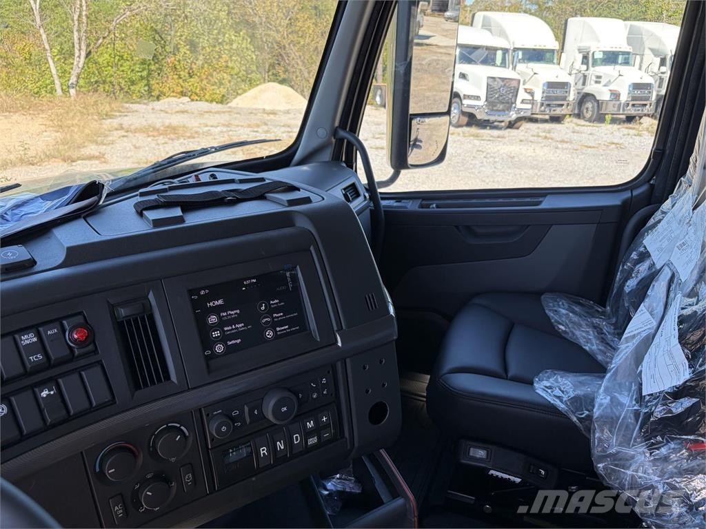 Volvo VAH64600 Camion cu carlig de ridicare