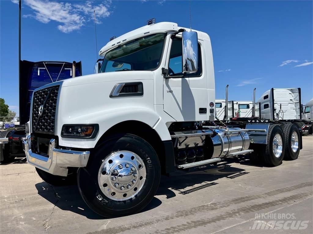 Volvo VHD64FT300 Autotractoare