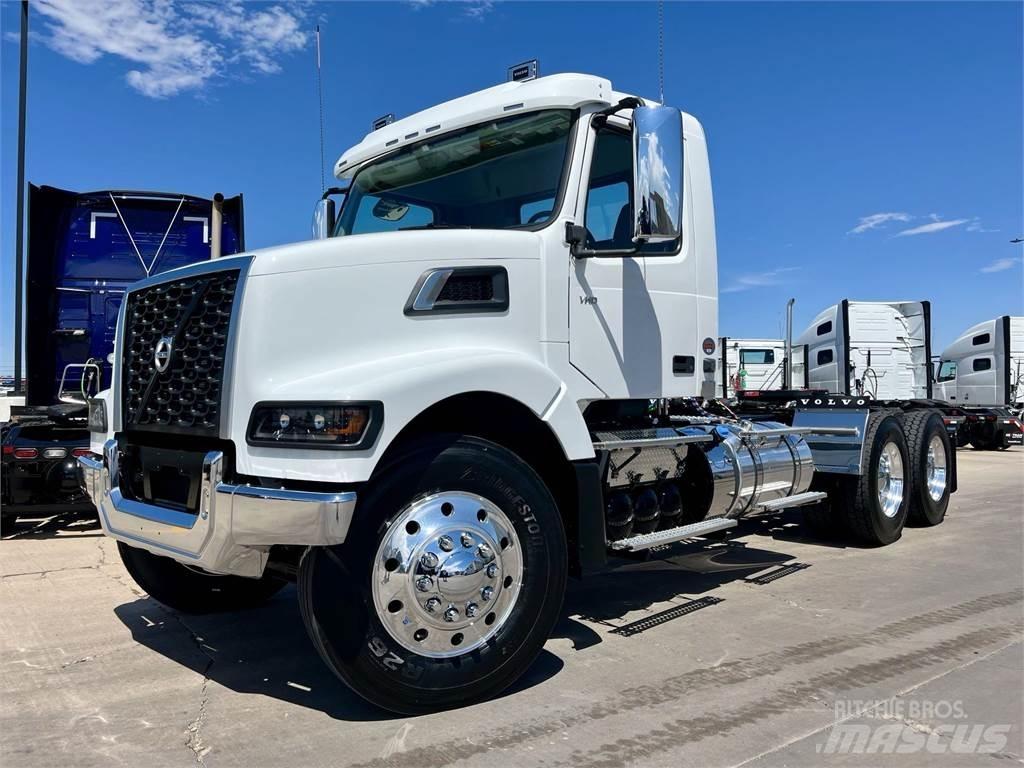 Volvo VHD64FT300 Autotractoare