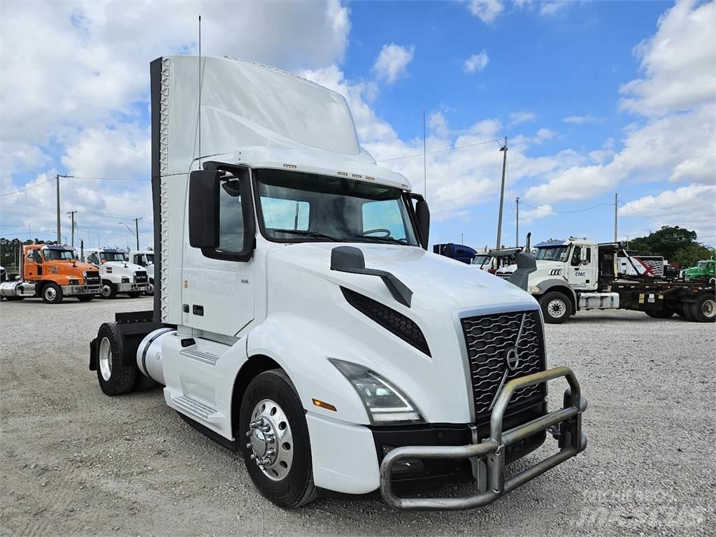 Volvo VNL42T300 Autotractoare