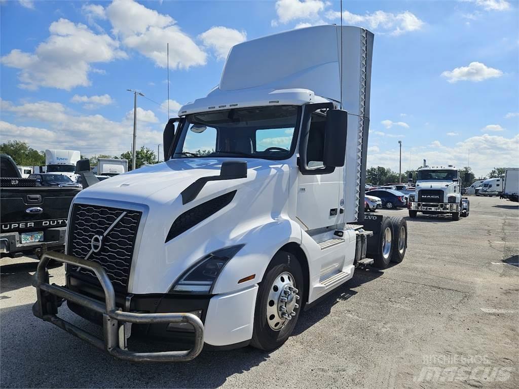 Volvo VNL62T300 Autotractoare
