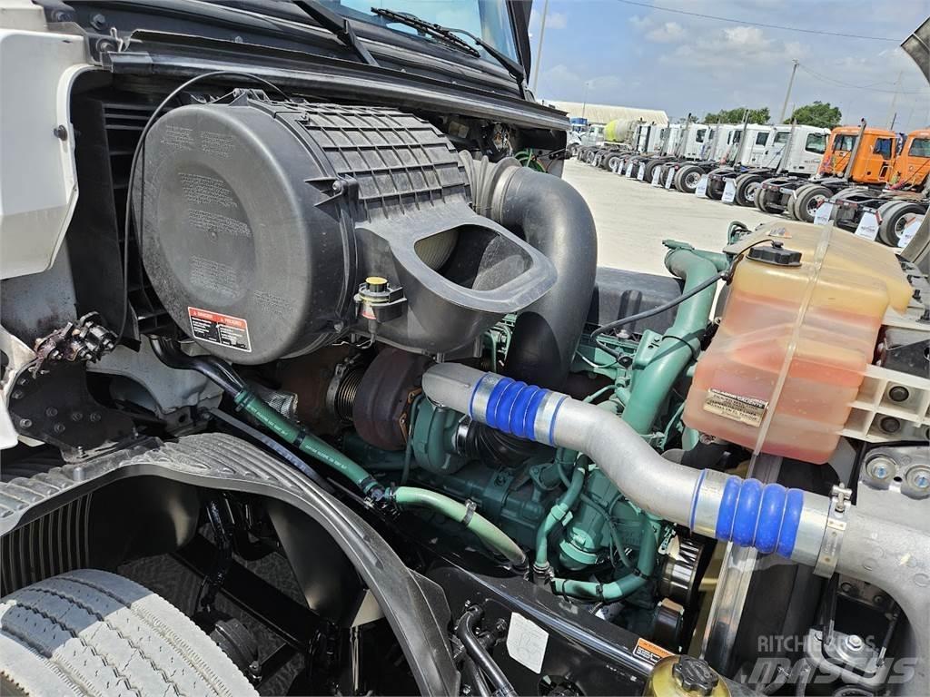 Volvo VNL62T300 Autotractoare