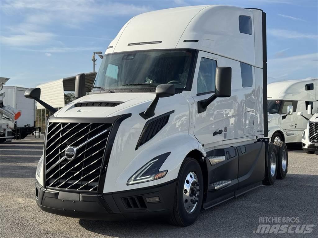 Volvo VNL64T300 Autotractoare