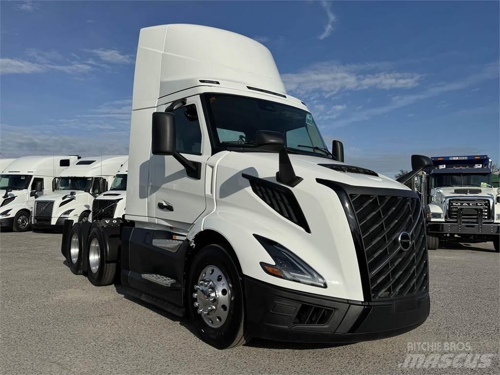 Volvo VNL64T300 Autotractoare