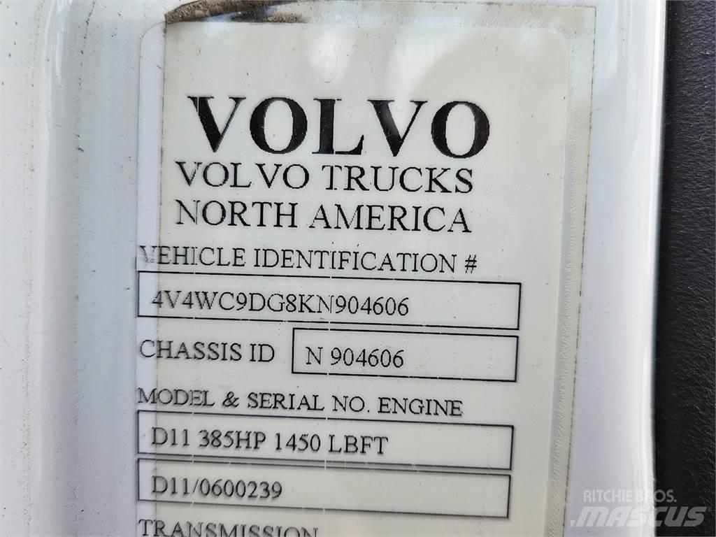 Volvo VNL64T300 Autotractoare