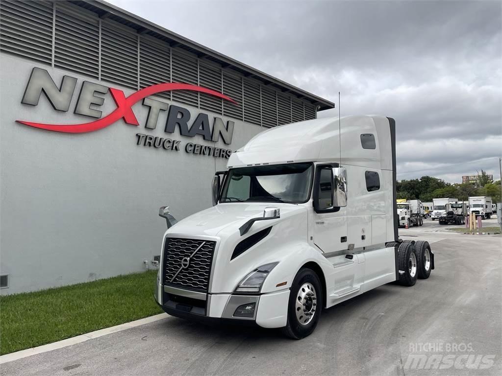 Volvo VNL64T760 Autotractoare