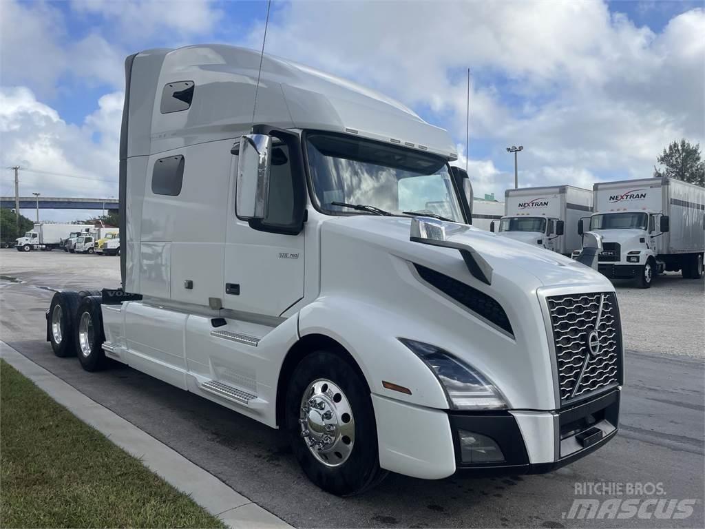 Volvo VNL64T760 Autotractoare