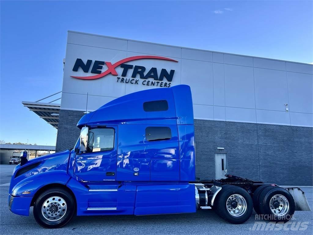 Volvo VNL64T760 Autotractoare