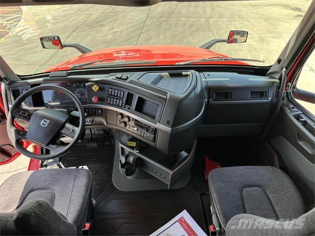 Volvo VNL64T760 Autotractoare