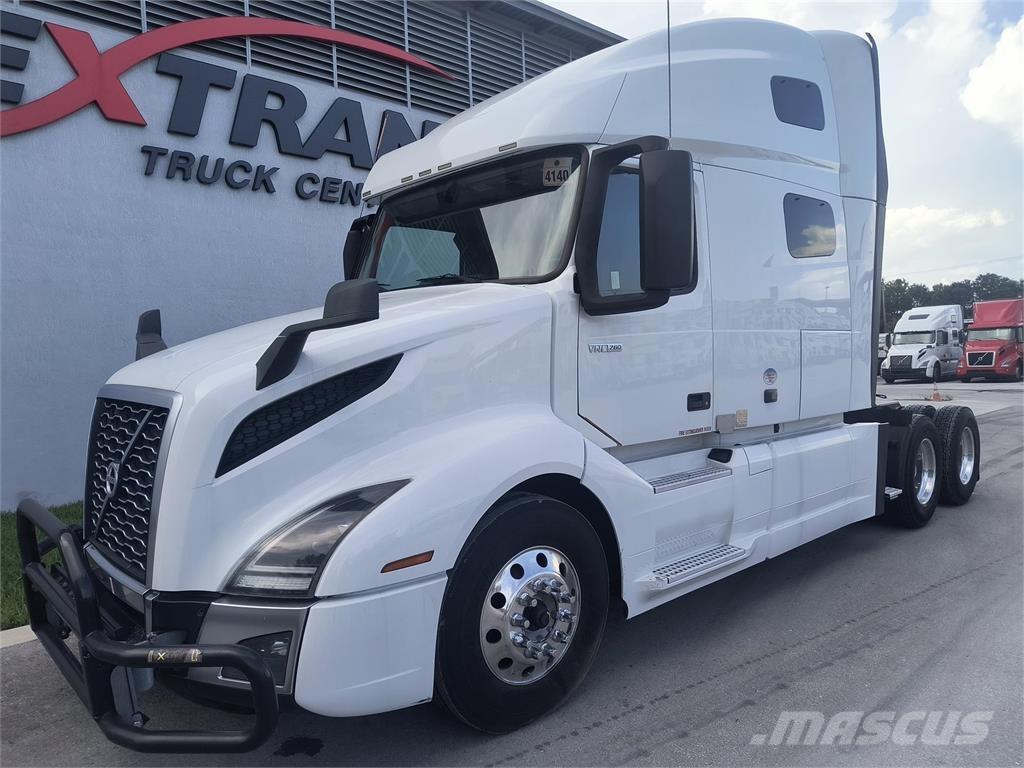 Volvo VNL64T760 Autotractoare