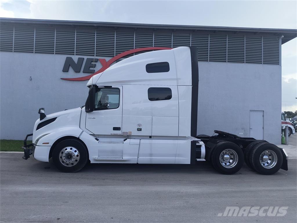 Volvo VNL64T760 Autotractoare