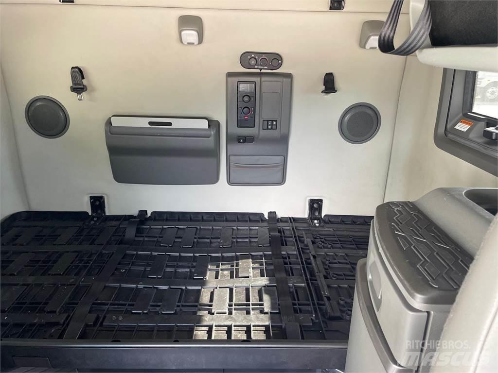 Volvo VNL64T760 Autotractoare