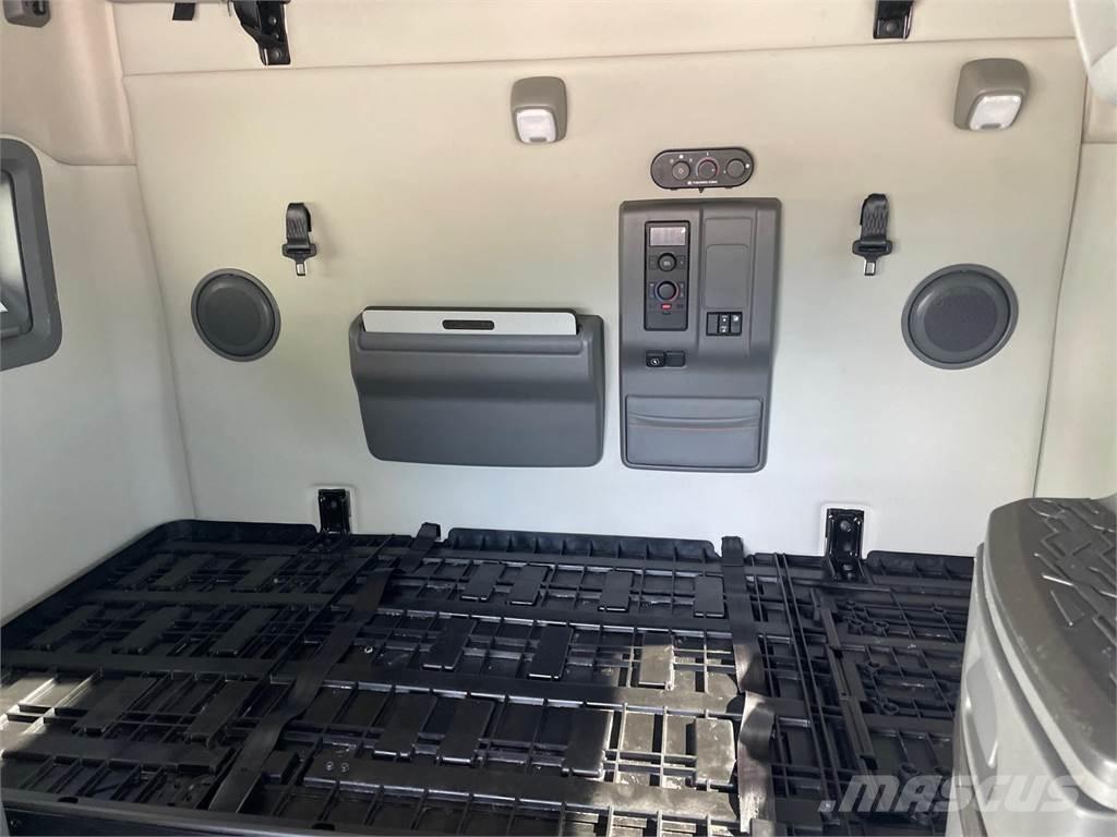 Volvo VNL64T760 Autotractoare