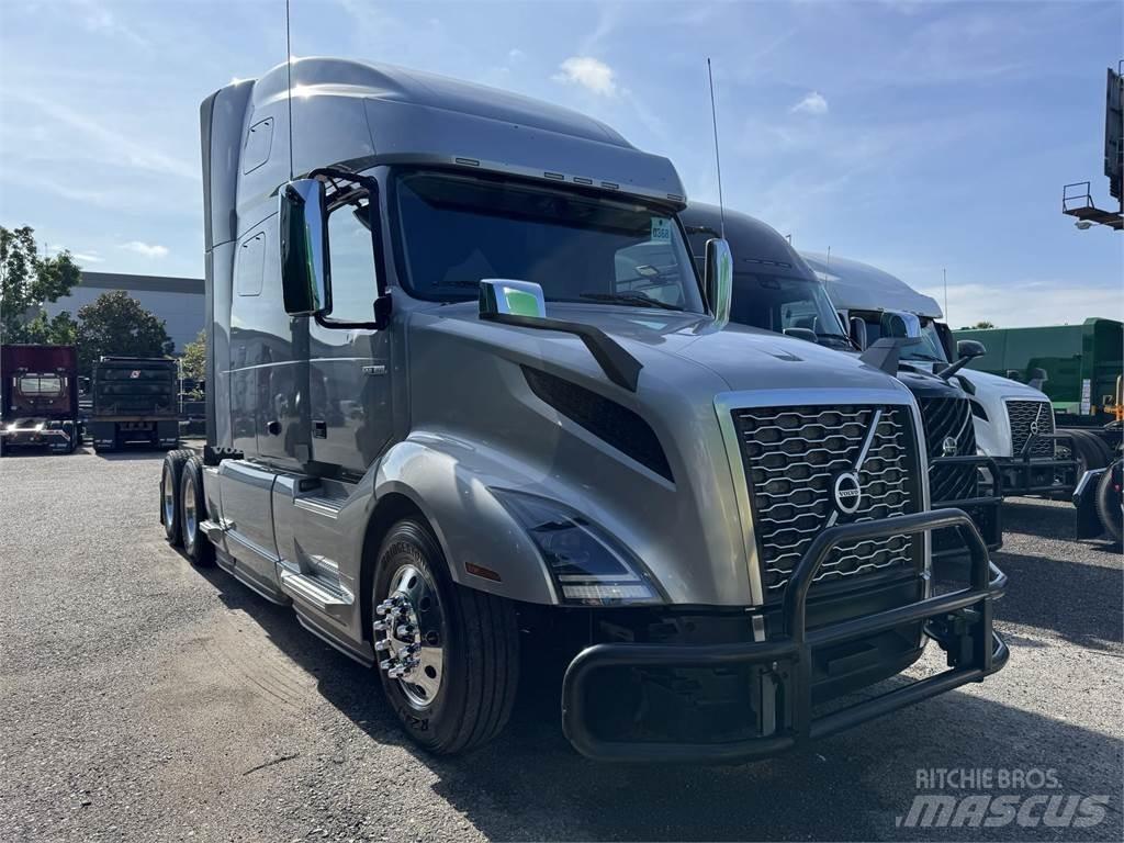 Volvo VNL64T760 Autotractoare