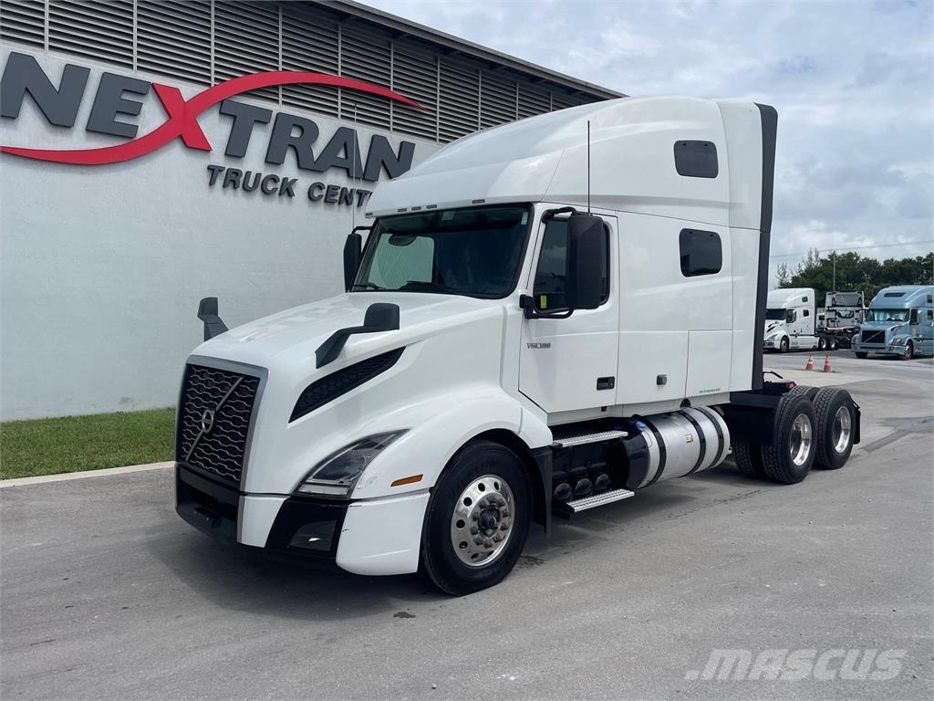 Volvo VNL64T760 Autotractoare