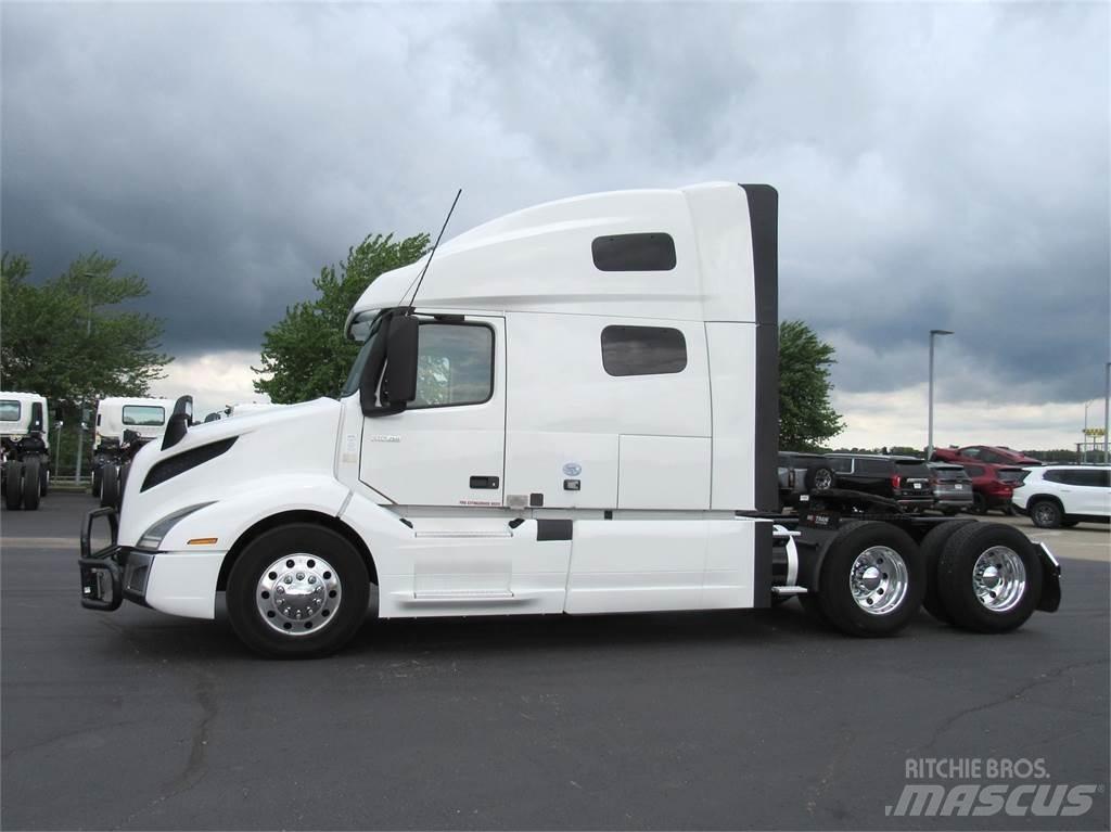 Volvo VNL64T760 Autotractoare