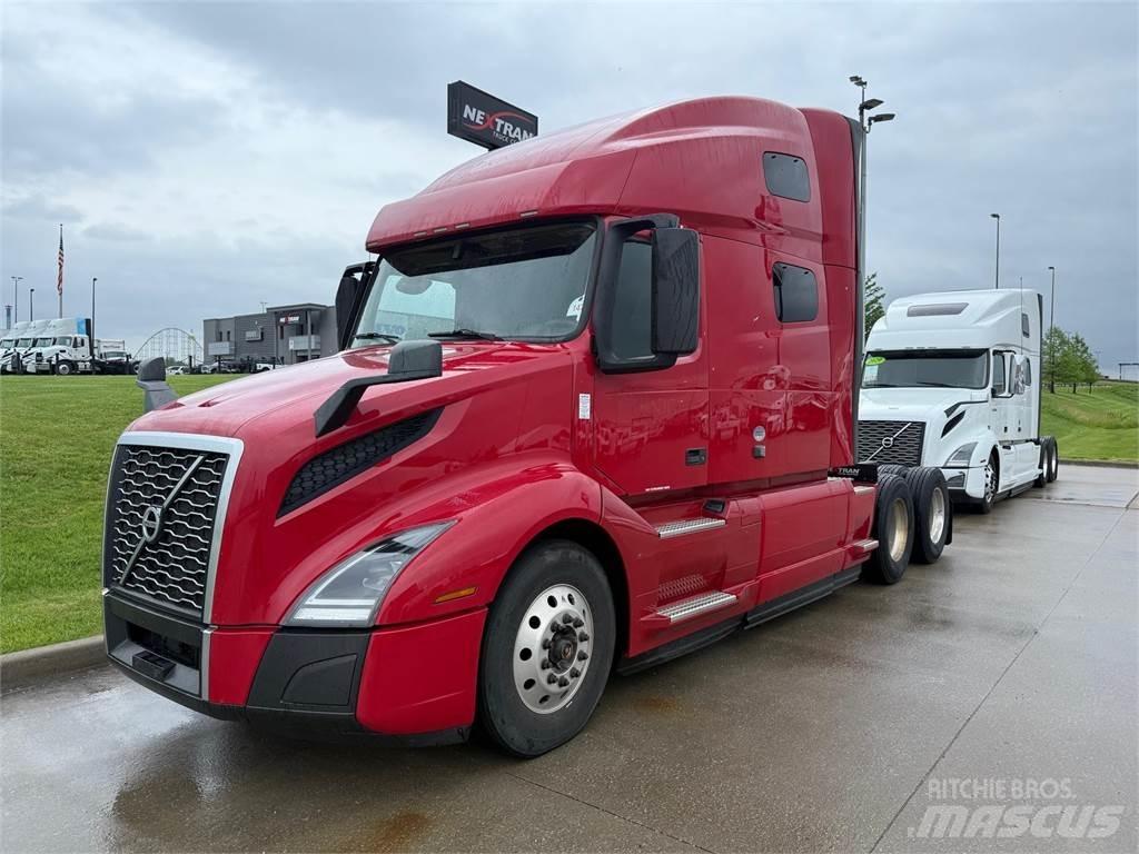 Volvo VNL64T760 Autotractoare