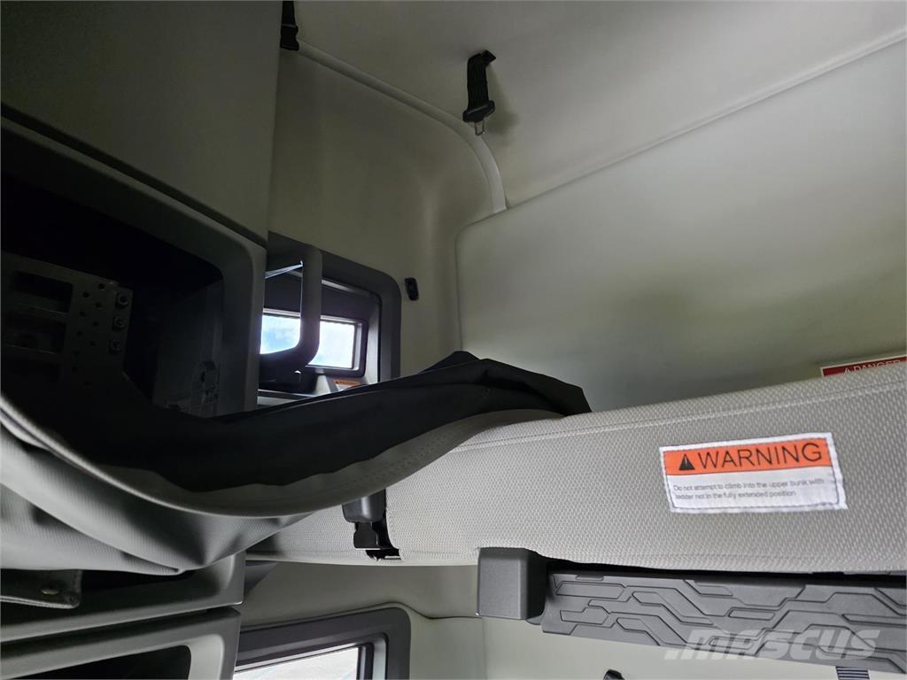 Volvo VNL64T760 Autotractoare