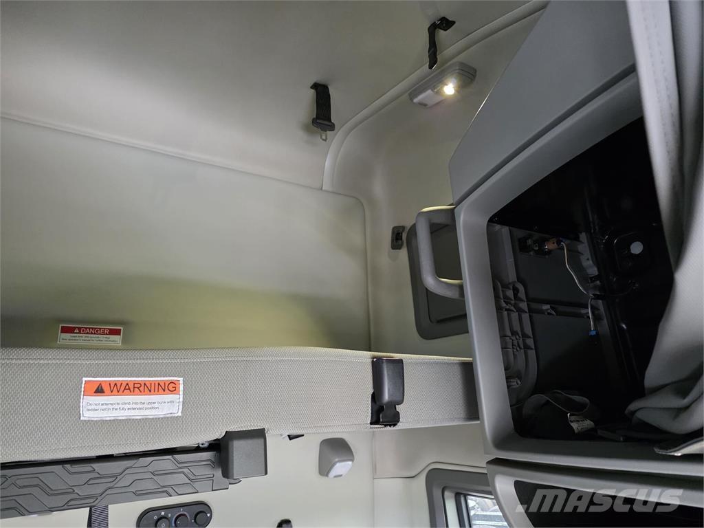 Volvo VNL64T760 Autotractoare