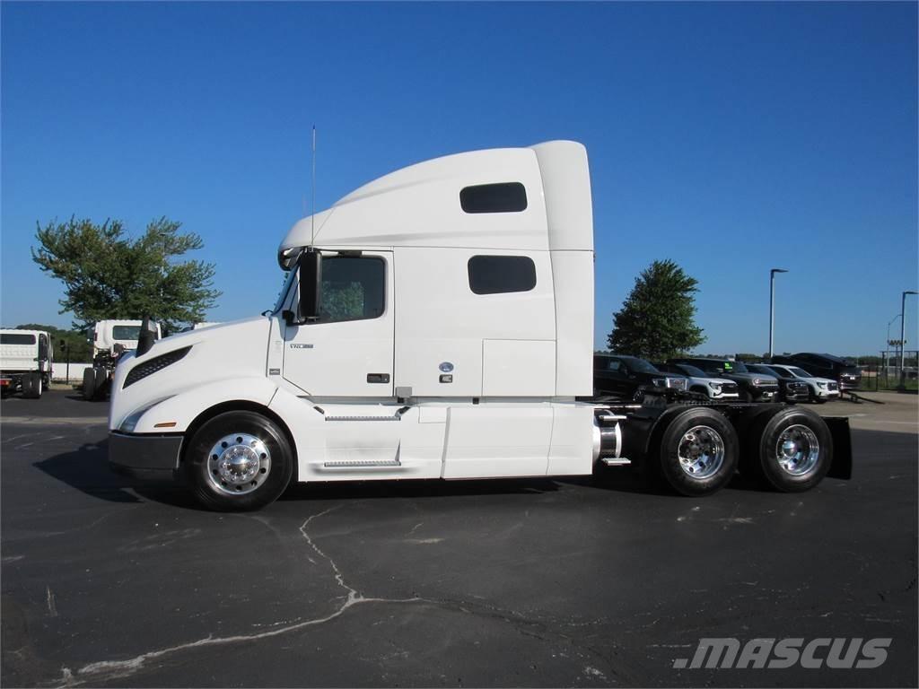 Volvo VNL64T760 Autotractoare