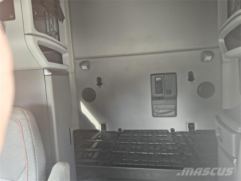 Volvo VNL64T760 Autotractoare