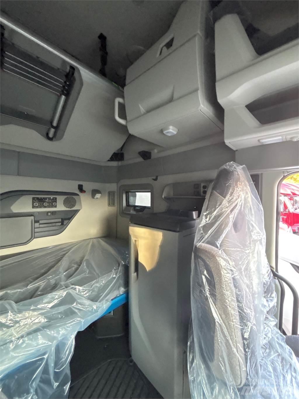 Volvo VNL64T860 Autotractoare