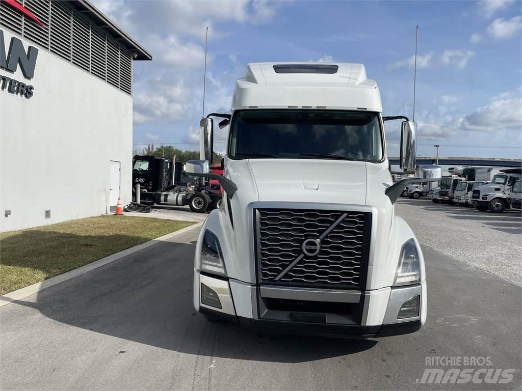 Volvo VNL64T860 Autotractoare