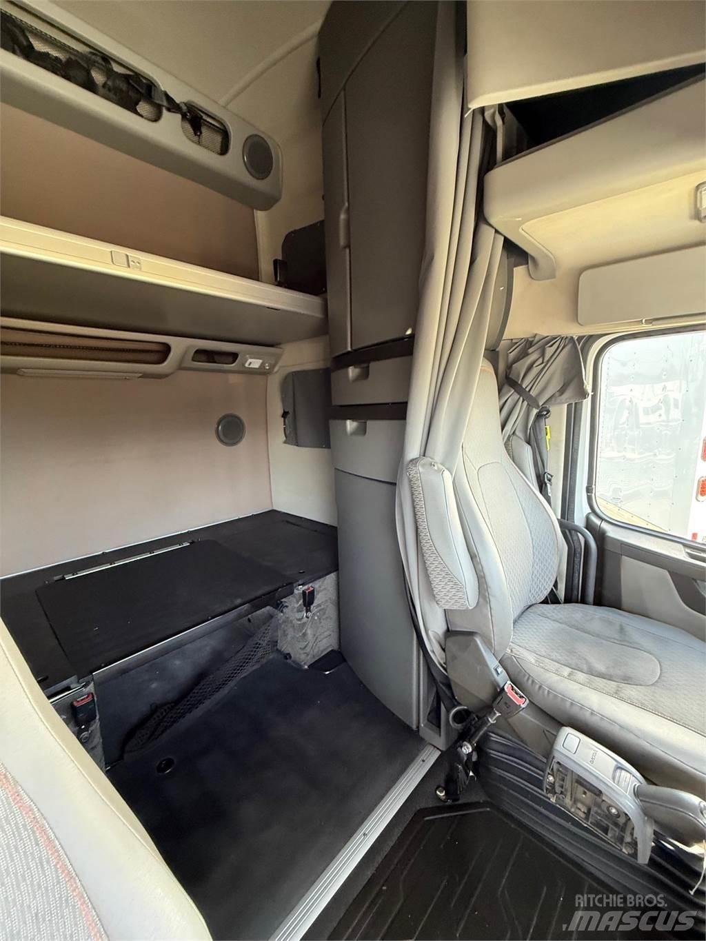 Volvo VNL64T860 Autotractoare
