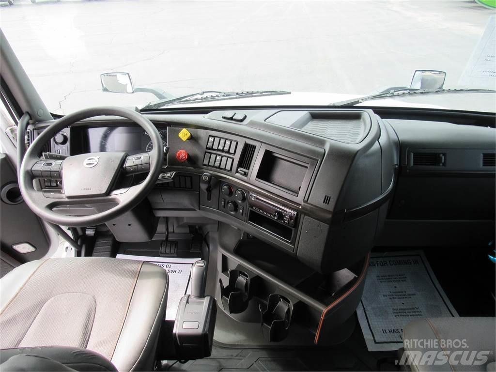 Volvo VNL64T860 Autotractoare