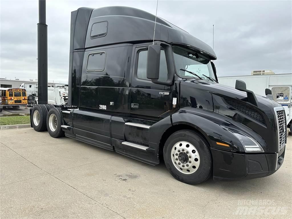 Volvo VNL64T860 Autotractoare