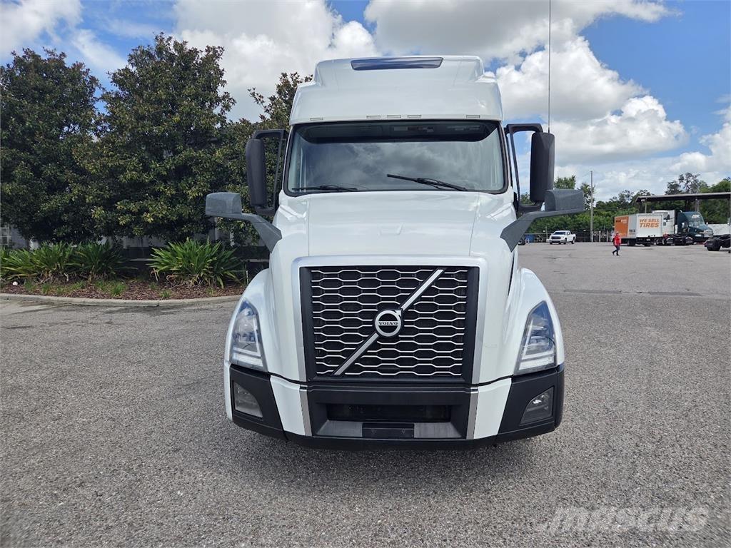 Volvo VNL64T860 Autotractoare