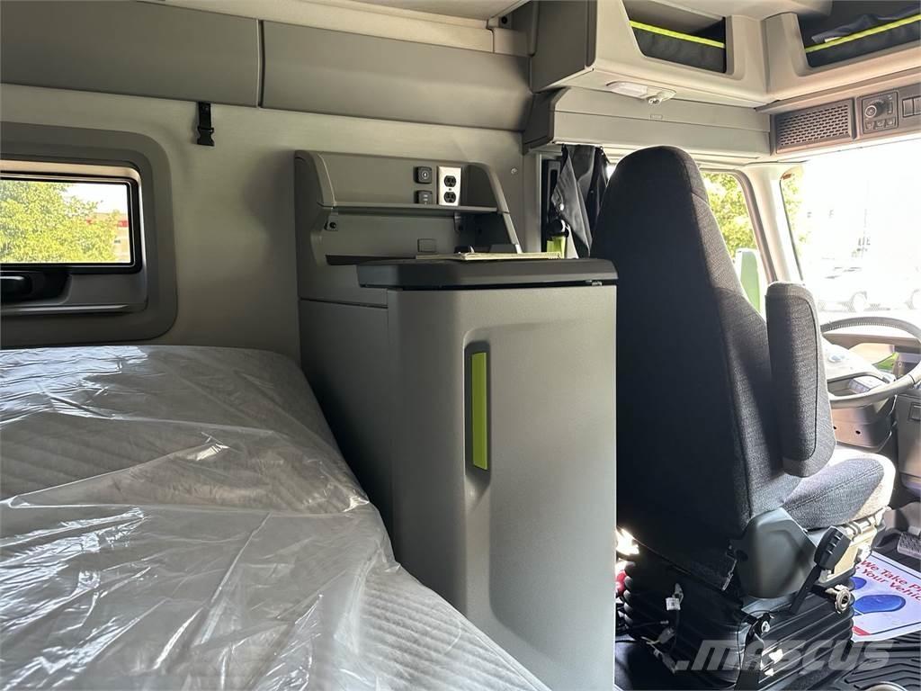 Volvo VNL64T860 Autotractoare