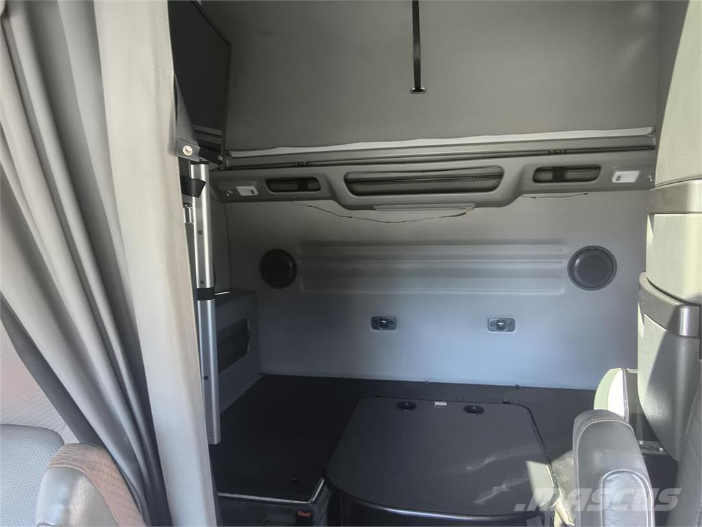 Volvo VNL64T860 Autotractoare