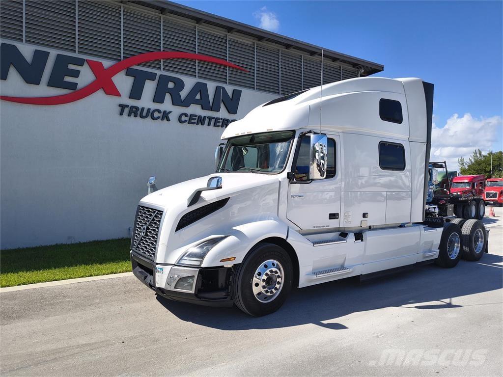 Volvo VNL64T860 Autotractoare