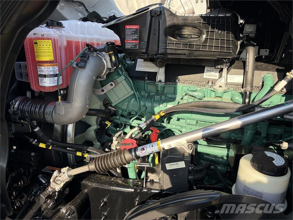 Volvo VNL64T860 Autotractoare