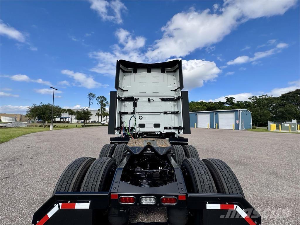 Volvo VNL64T860 Autotractoare