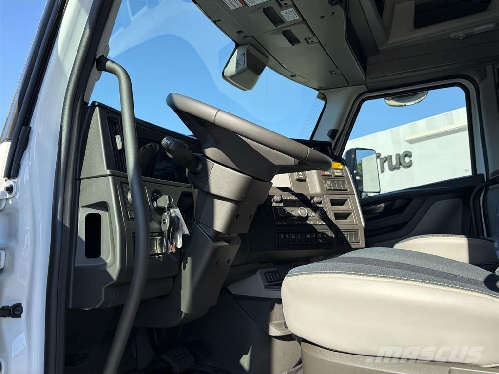 Volvo VNL64T860 Autotractoare