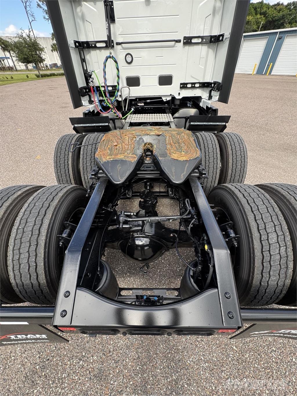 Volvo VNL64T860 Autotractoare