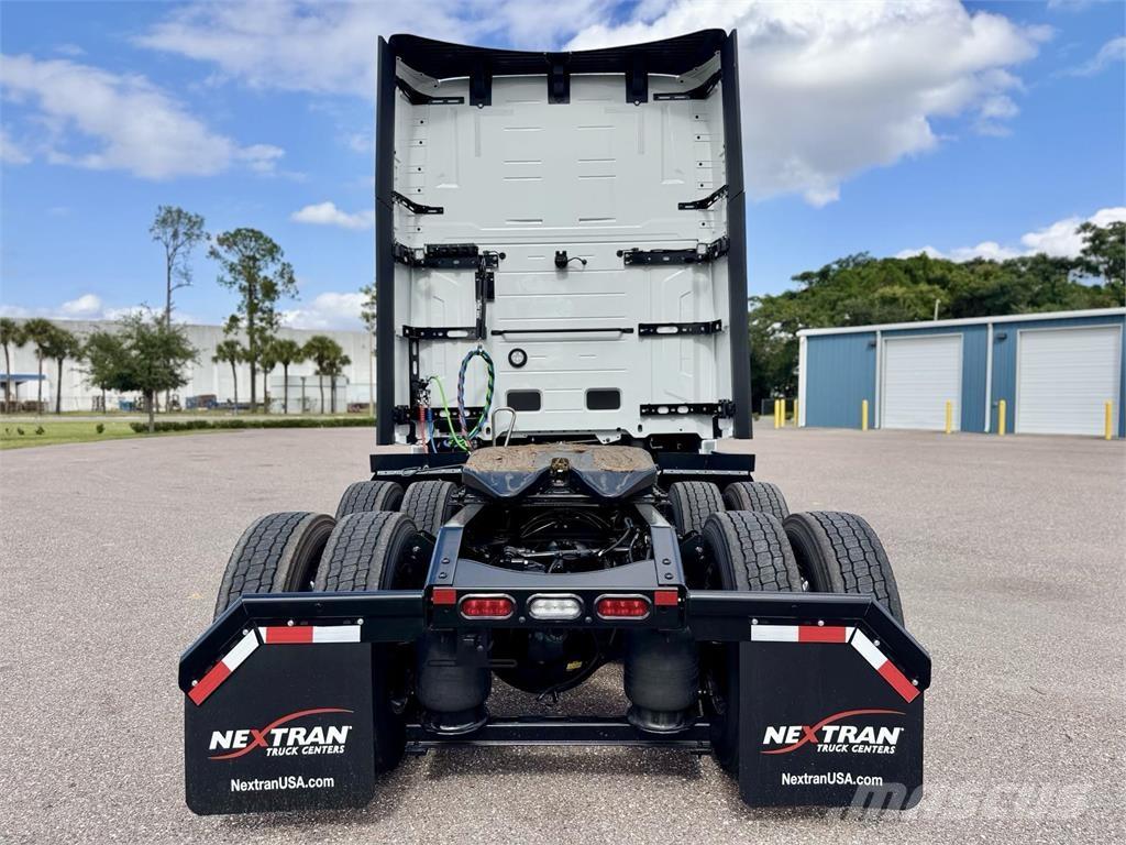 Volvo VNL64T860 Autotractoare