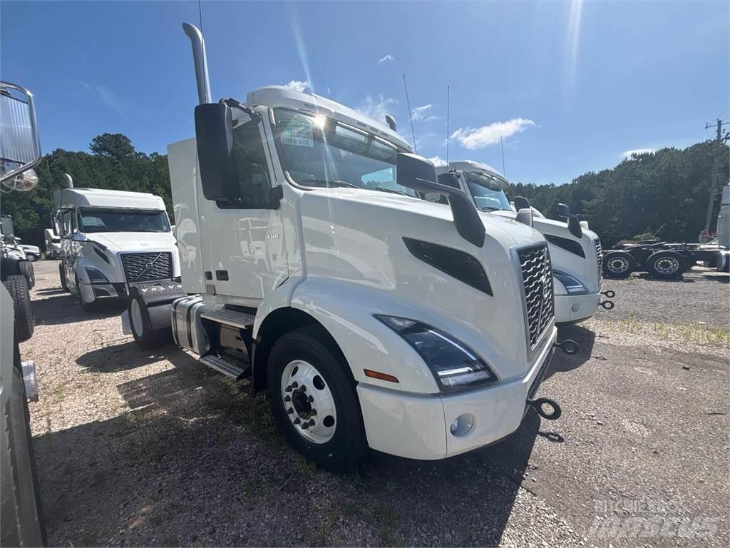 Volvo VNR42T300 Autotractoare