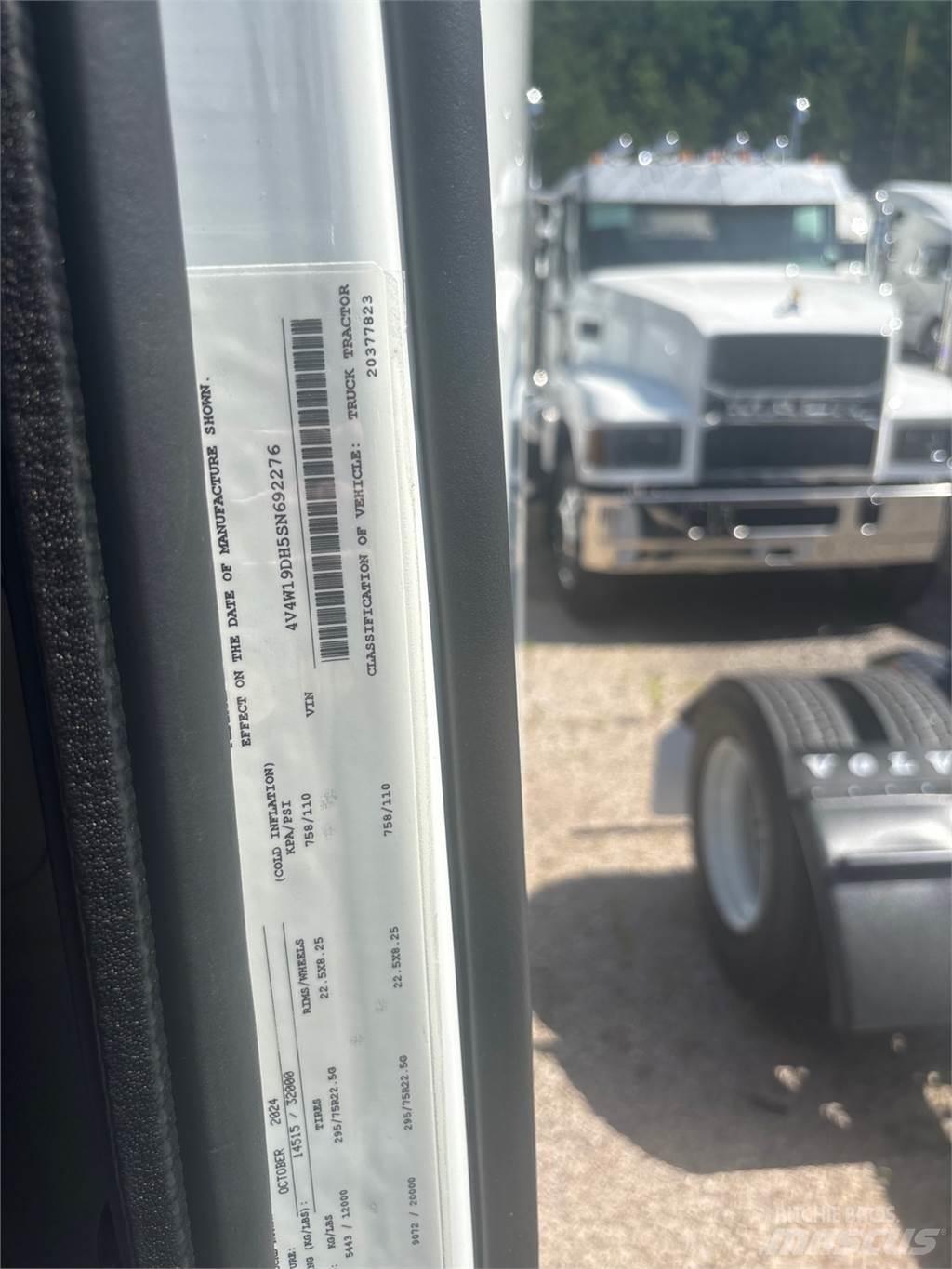 Volvo VNR42T300 Autotractoare