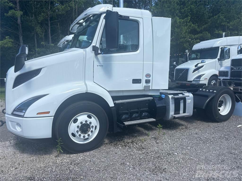 Volvo VNR42T300 Autotractoare
