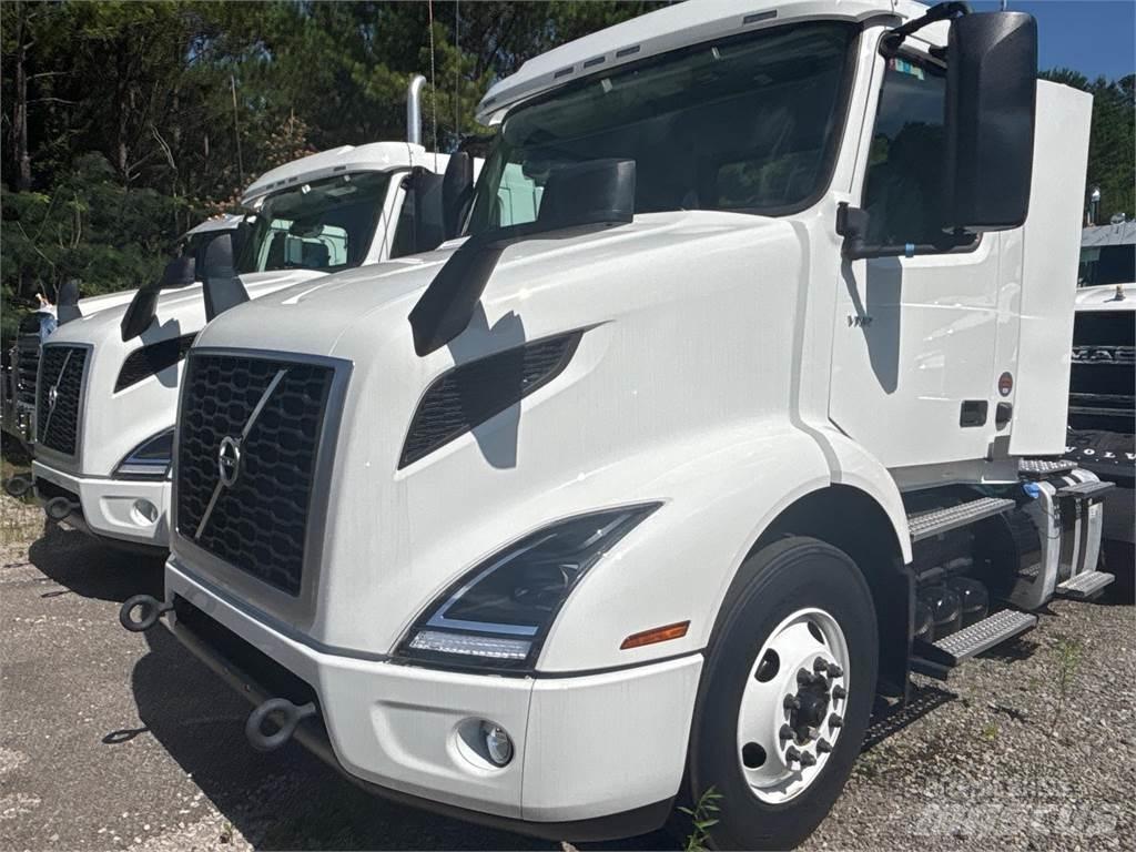 Volvo VNR42T300 Autotractoare