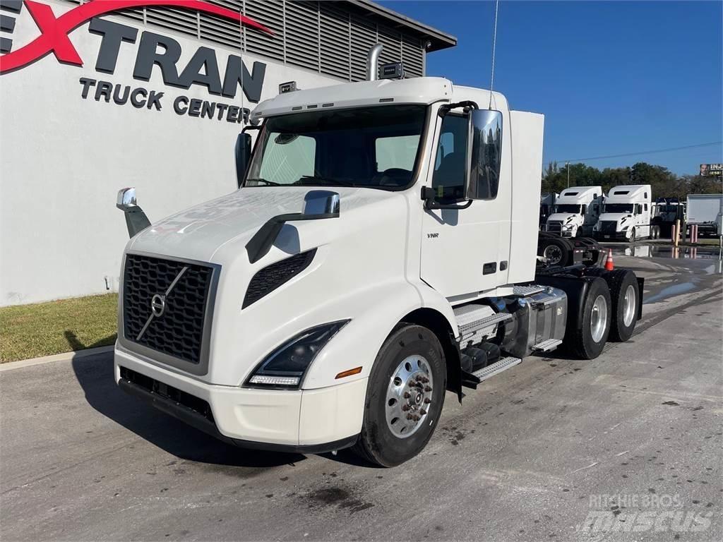Volvo VNR64T Autotractoare