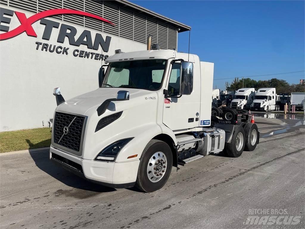 Volvo VNR64T Autotractoare
