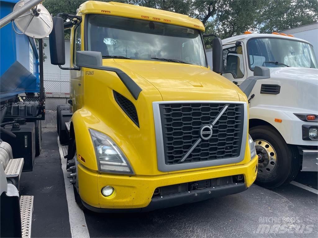 Volvo VNR64T300 Autotractoare