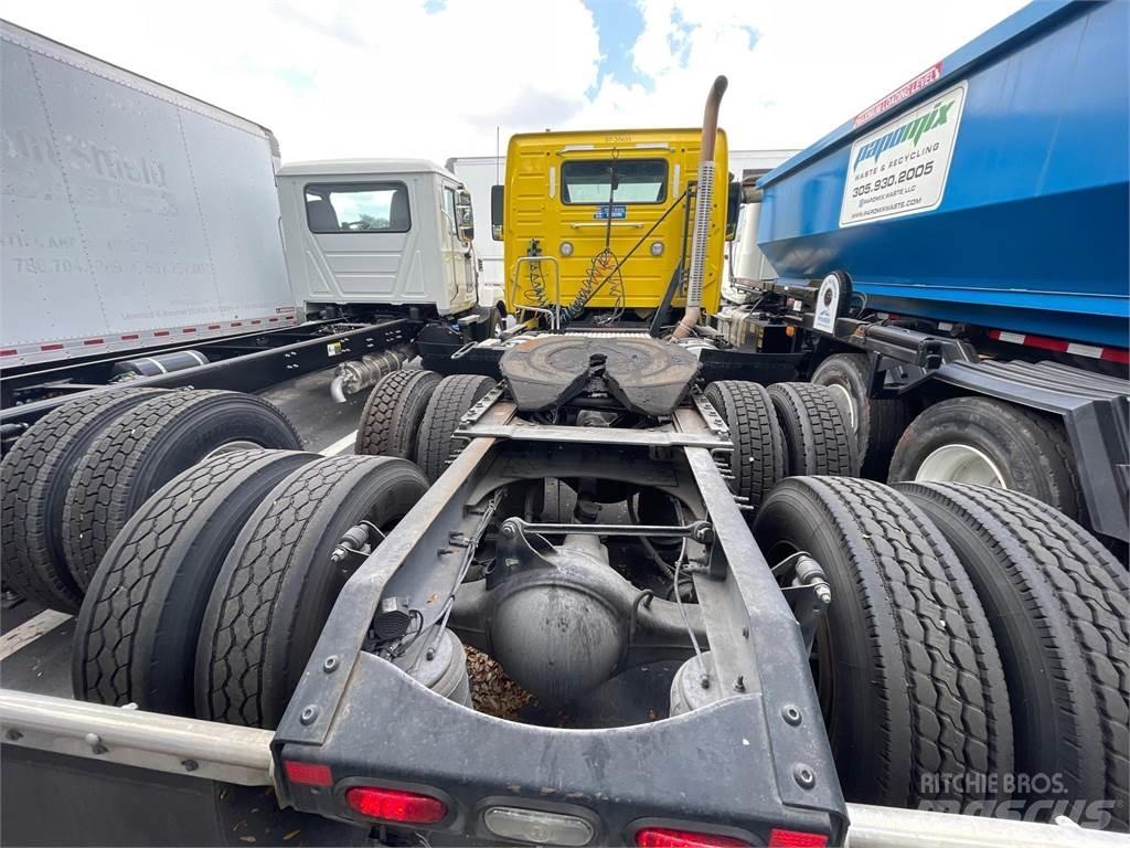 Volvo VNR64T300 Autotractoare